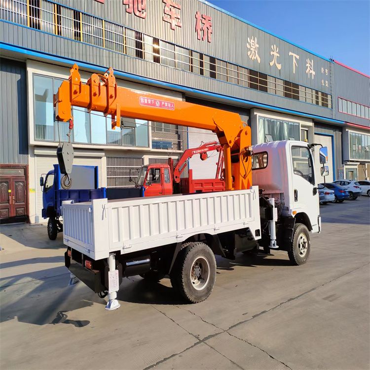 娄烦县三轮随车吊定制 农用改装机自备吊中瑞长期出售